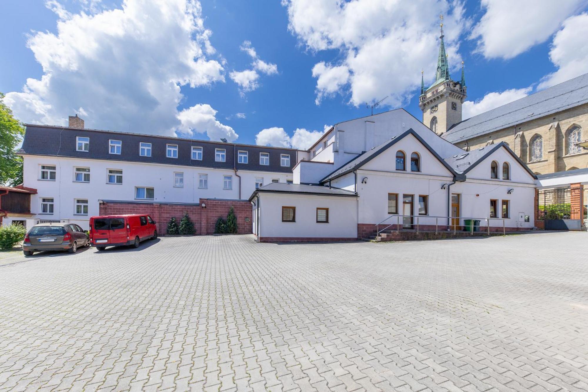 Hotel Pivovar Policka Exterior photo