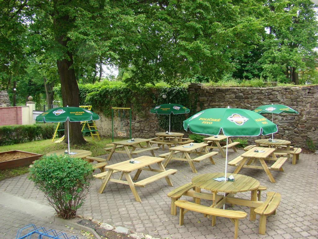 Hotel Pivovar Policka Exterior photo